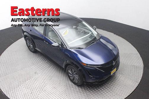 Deep Ocean Blue Pearl/Black Diamond Pearl 2023 Nissan ARIYA ENGAGE