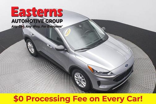 ICONIC SILVER 2022 Ford Escape SE