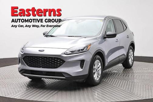 ICONIC SILVER 2022 Ford Escape SE