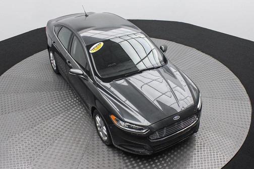 Photo 3 of 61 of 2016 Ford Fusion SE