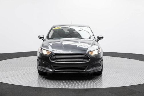 Photo 2 of 61 of 2016 Ford Fusion SE