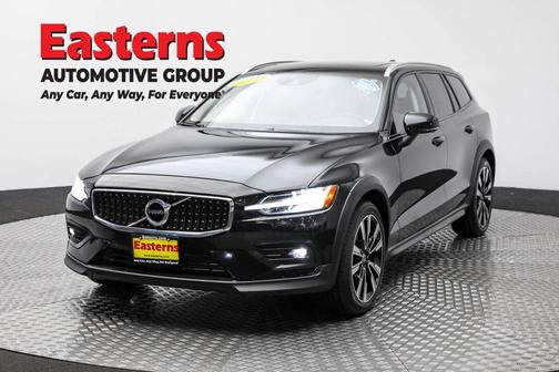 2022 Volvo V60 Cross Country T5