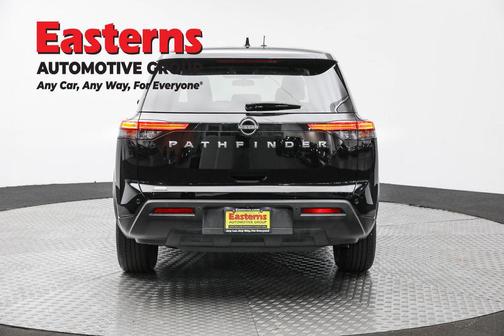 2022 Nissan Pathfinder S 4WD