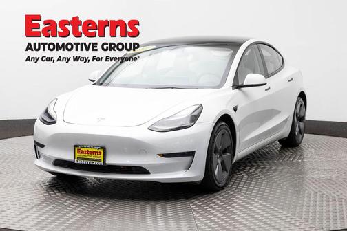 Pearl White Multi-Coat 2023 Tesla Model 3 Standard Range