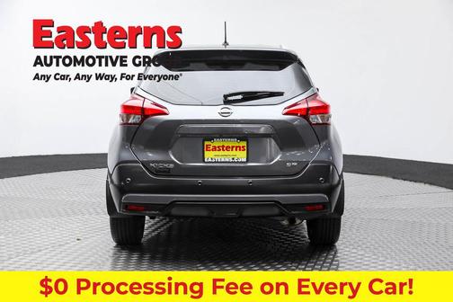 Gun Metallic 2020 Nissan Kicks SR