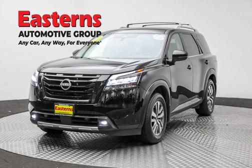 2023 Nissan Pathfinder SL FWD