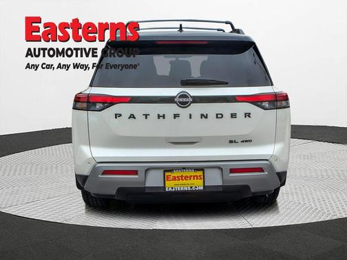 2024 Nissan Pathfinder SL 4WD