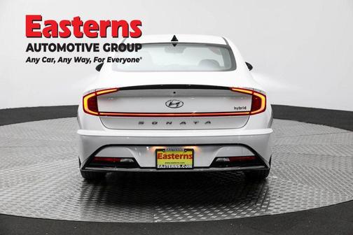2022 Hyundai SONATA Hybrid SE