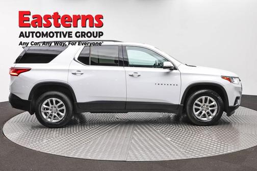 Summit White 2020 Chevrolet Traverse LT Cloth