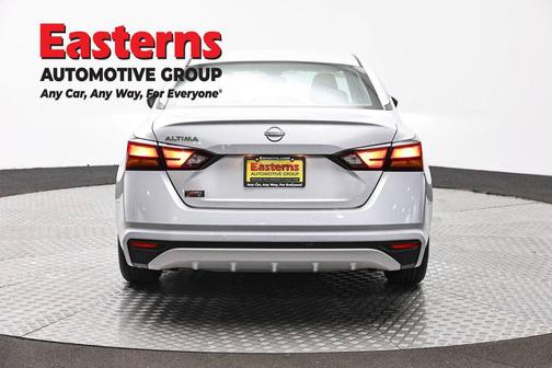 Brilliant Silver Metallic 2023 Nissan Altima S FWD