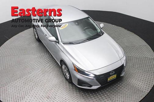 Brilliant Silver Metallic 2023 Nissan Altima S FWD