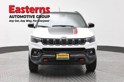 Bright White Clearcoat 2024 Jeep Compass Trailhawk