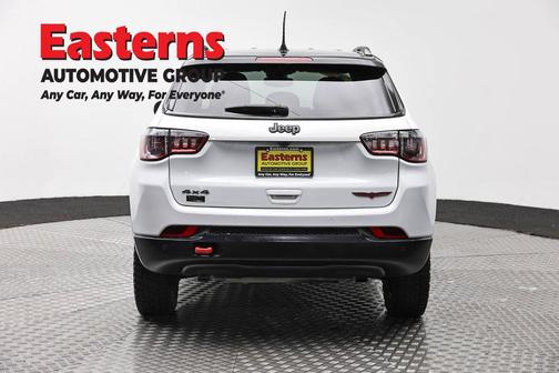 Bright White Clearcoat 2024 Jeep Compass Trailhawk