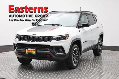 Bright White Clearcoat 2024 Jeep Compass Trailhawk