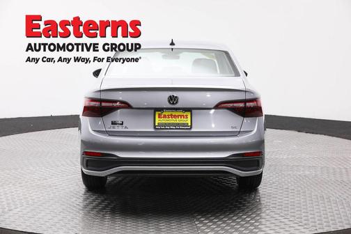 Platinum Gray Metallic 2024 Volkswagen Jetta 1.5T SE