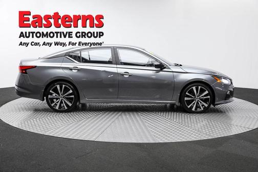 2022 Nissan Altima SR FWD