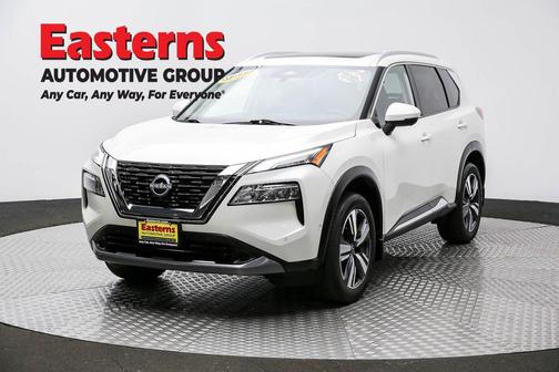 Pearl White Tricoat 2023 Nissan Rogue SL