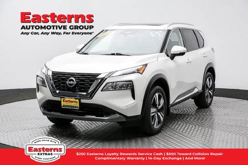 Pearl White Tricoat 2023 Nissan Rogue SL