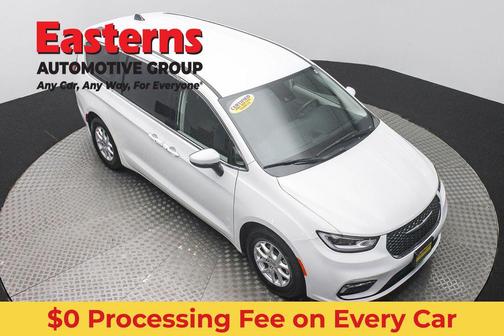 Bright White Clearcoat 2023 Chrysler Pacifica Touring L