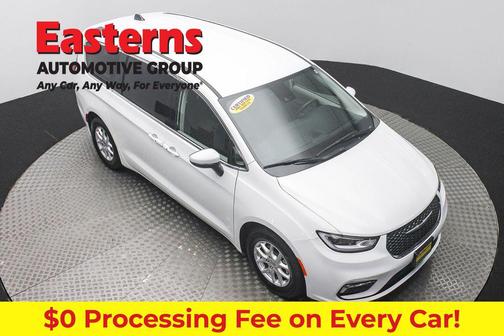Bright White Clearcoat 2023 Chrysler Pacifica Touring L