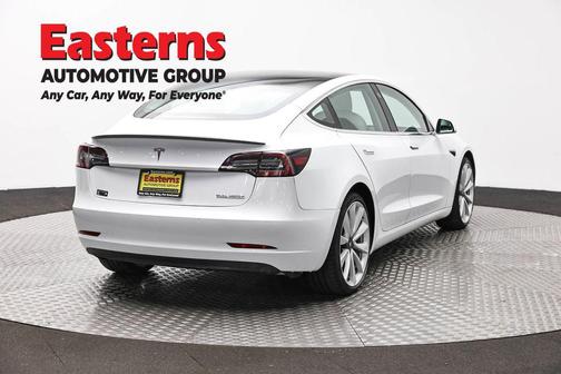 Pearl White Multi-Coat 2018 Tesla Model 3 Performance