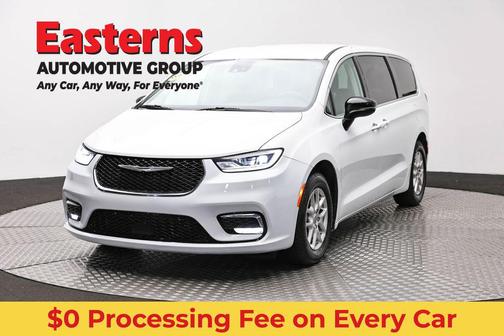 Bright White Clearcoat 2024 Chrysler Pacifica Touring L