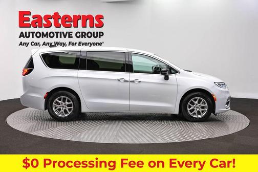 Bright White Clearcoat 2024 Chrysler Pacifica Touring L