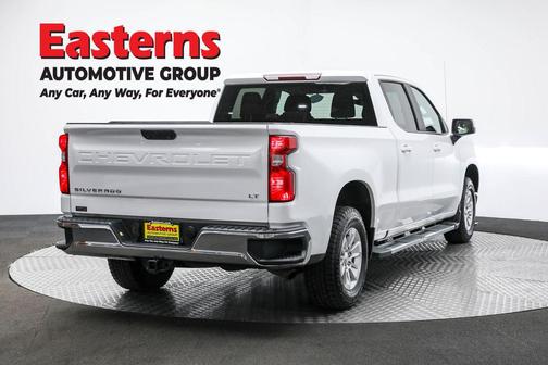 Summit White 2024 Chevrolet Silverado 1500 LT
