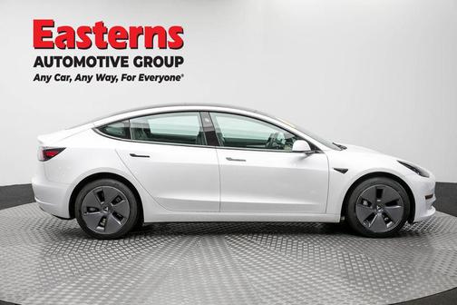 Pearl White Multi-Coat 2023 Tesla Model 3 Standard Range