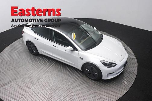 Pearl White Multi-Coat 2023 Tesla Model 3 Standard Range