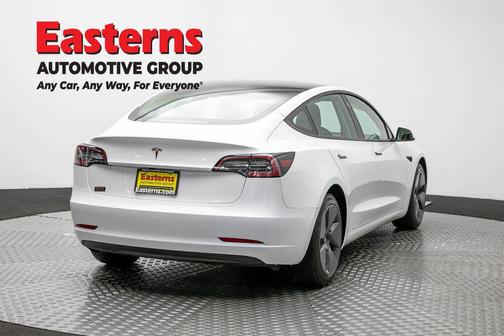 Pearl White Multi-Coat 2023 Tesla Model 3 Standard Range