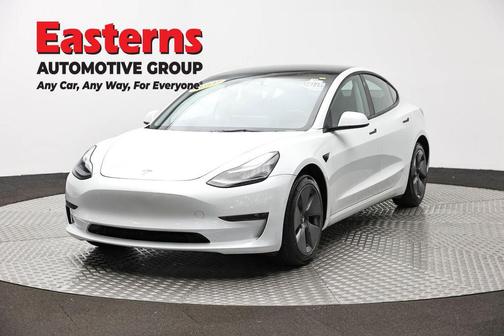 Pearl White Multi-Coat 2023 Tesla Model 3 Standard Range
