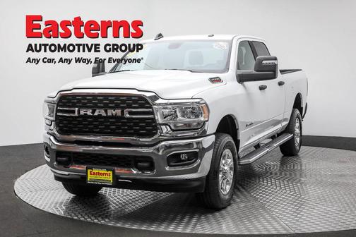Bright White Clearcoat 2024 RAM 2500 Big Horn Crew Cab 4x4 6'4' Box