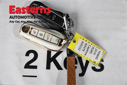 Carrara White Metallic 2019 Porsche Cayenne Cayenne E-Hybrid