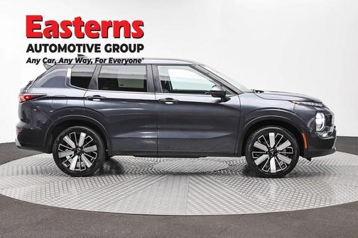 Gray 2025 Mitsubishi Outlander SE S-AWC