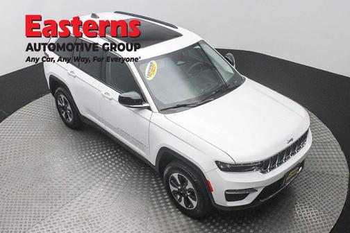 Bright White Clearcoat 2023 Jeep Grand Cherokee 4xe Base