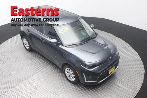 Gravity Gray 2023 Kia Soul LX