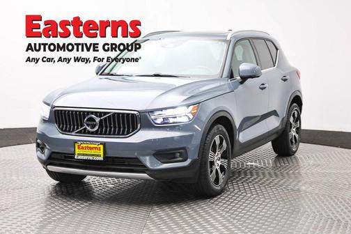 Gray 2021 Volvo XC40 T4 Inscription