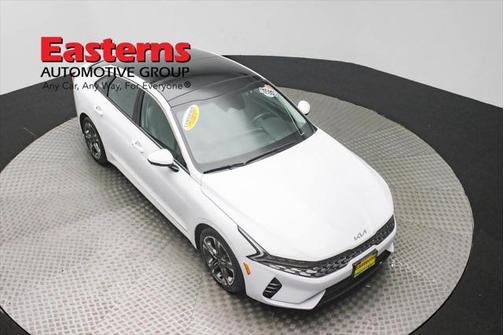 2022 Kia K5 EX