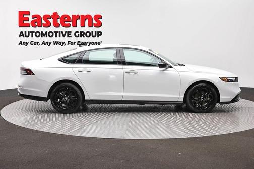 Platinum White Pearl 2025 Honda Accord SE