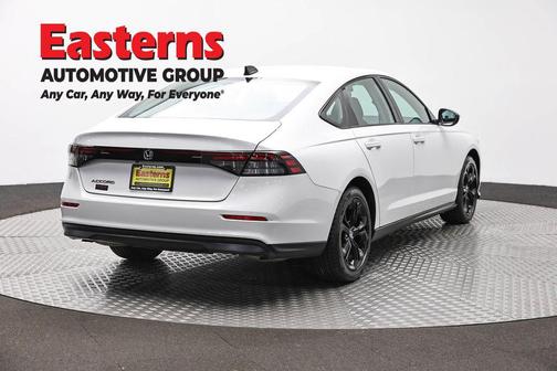 Platinum White Pearl 2025 Honda Accord SE