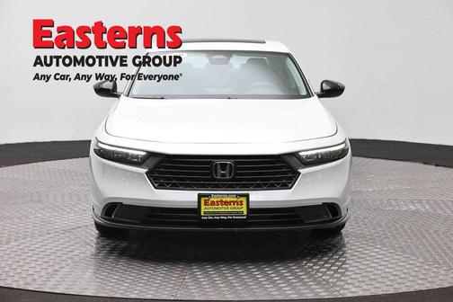 Platinum White Pearl 2025 Honda Accord SE