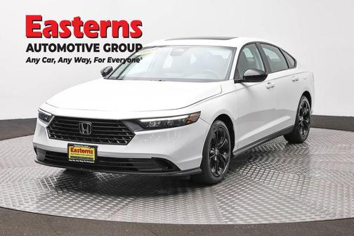 Platinum White Pearl 2025 Honda Accord SE