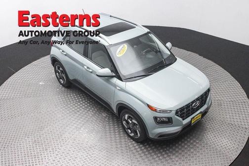 Mirage Green 2025 Hyundai VENUE SEL