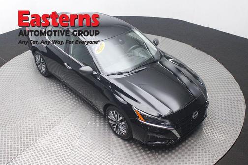 Super Black 2025 Nissan Altima 2.5 SV