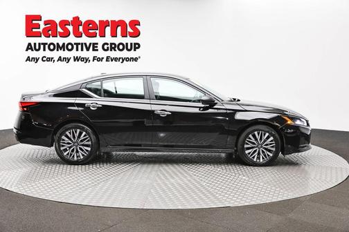 Super Black 2025 Nissan Altima 2.5 SV