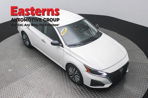 Glacier White 2025 Nissan Altima 2.5 SV
