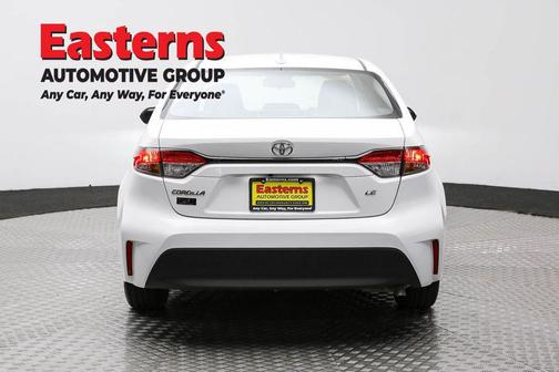 Ice Cap 2025 Toyota Corolla LE