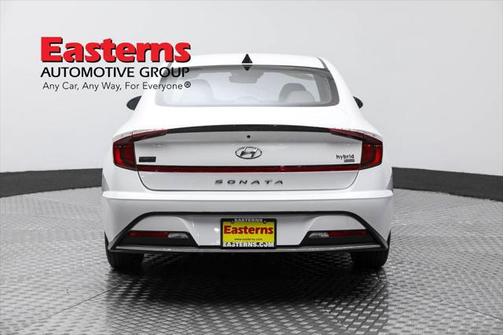 2022 Hyundai SONATA Hybrid Base