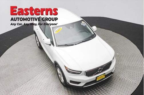 2020 Volvo XC40 T5 Momentum